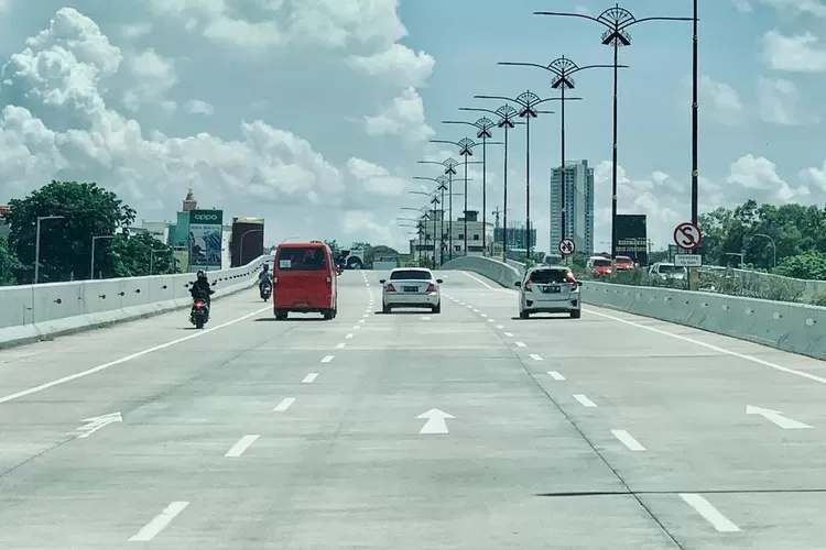 Ilustrasi Jalan Tol Pekanbaru-Bangkinang di Provinsi Riau yang mengalami kenaikan volume lalu lintas (VLL) sebanyak 110 persen. (Instagram: sscbatam)
