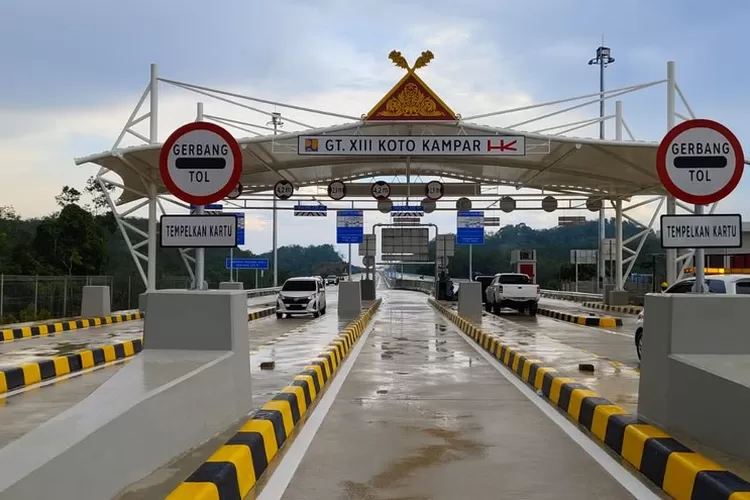 Jalan tol penghubung Riau dan Sumatera Barat yaitu Jalan Tol Bangkinang Koto Kampar dibuka selama 11 hari secara gratis sambut mudik lebaran Hari Raya Idul Fitri. Tol ini bagian dari Jalan Tol Trans Sumatera (JTTS). (Dok: Hutama Karya)