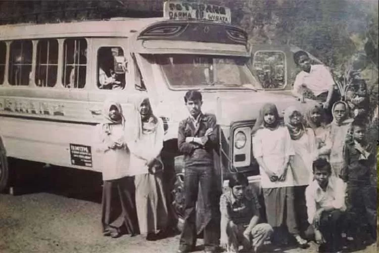Foto-Foto Bus Legendaris di Sumatera Barat di Era 1935-1970-an yang Dulu Berjaya Melintasi Jalur Jawa-Sumatera