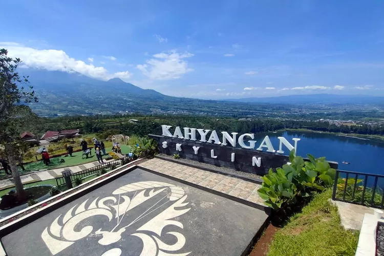 Destinasi Wisata Kahyangan Skyline di Jawa Tengah (salsawisata.com)