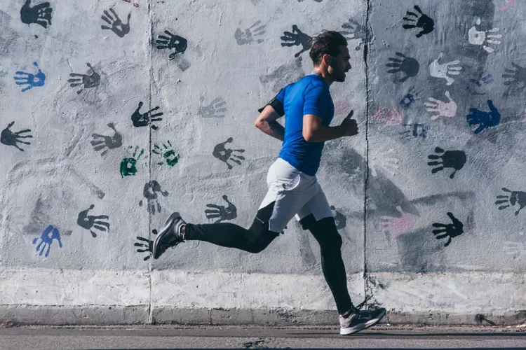 Olahraga jogging dianjurkan untuk menjaga kesehatan jantung. Foto: Pixabay)