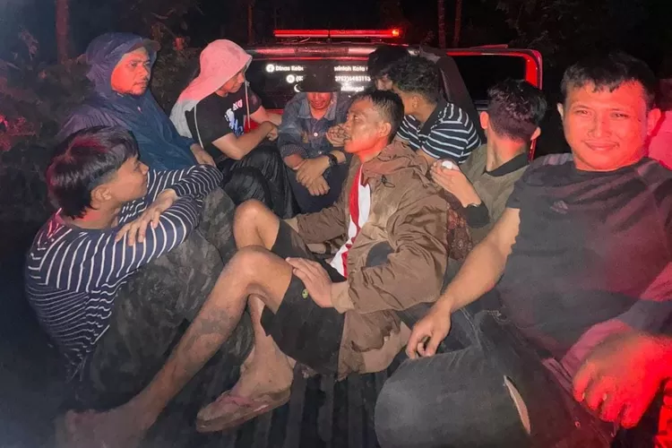 10 Pemuda Panganak Hilang saat Mencari Ikan di Ngarai Pabidikan Bukittinggi