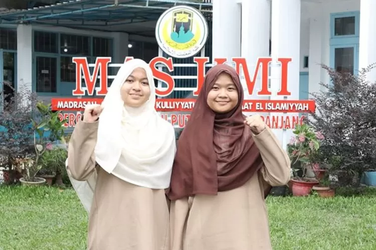 Dua Santri Diniyyah Puteri Padang Panjang Wakili Indonesia pada Program SEAYLP di Amerika (Kominfo Padang Panjang)