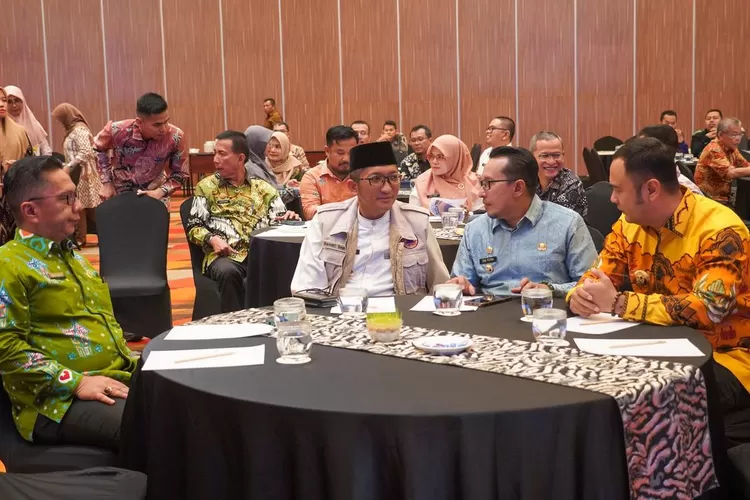 Wako Padang Hendri Septa Hadiri Rakor Pencegahan Korupsi Wilayah Sumbar  (Humas Pemko Padang )
