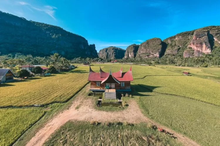 Dibalik Euforia Wacana Provinsi Baru Sumatera Tengah: Tantangan dan Harapan (freepik @Aerial Travel)
