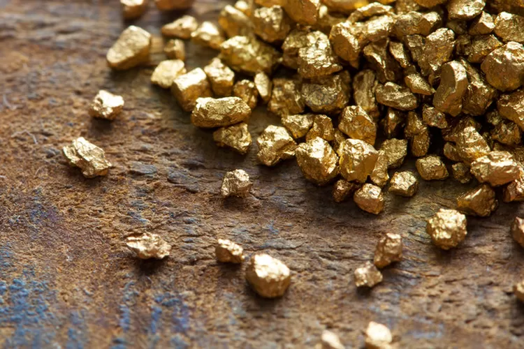 Kandungan emas di Provinsi Bengkulu ini berada di Kabupaten Seluma. Keberadaannya sudah lama diketahui namun belum dimanfaatkan sampai sekarang.