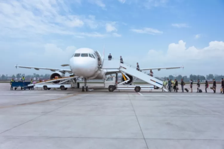 Kementerian Perhubungan melakukan pemangkasan bandara internasional, bandara internasional di Sumatera tinggal segini (freepik)