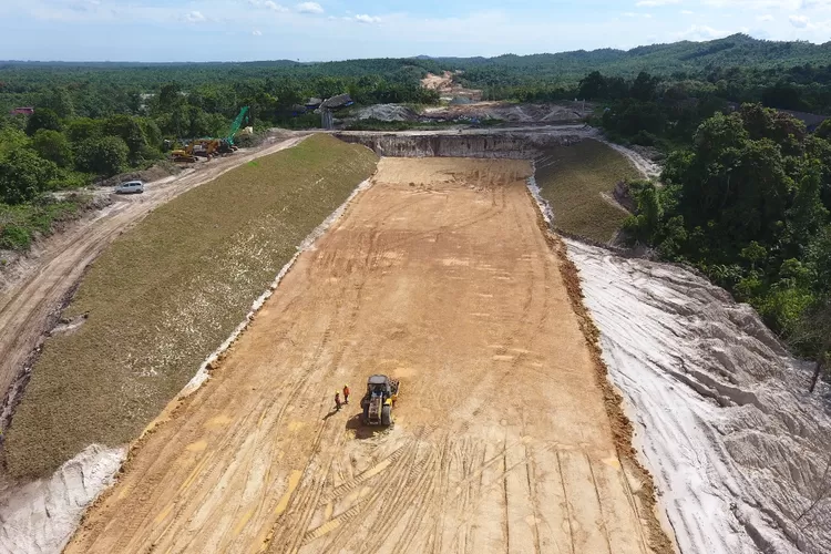 Ilustrasi pembebasan lahan proyek jalan tol di Provinsi Jambi. Sejumlah masyarakat mendadak menjadi miliarder. Proyek ini bagian dari Jalan Tol Trans Sumatera (JTTS). (Dok: Lembaga Aset Negara)