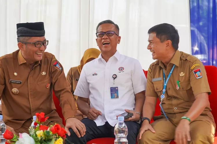 Dukung Program Nasional, Wako Padang Hendri Septa Dt. Alam Batuah Launching Kampung Ketahanan Pangan (Humas Pemko Padang )