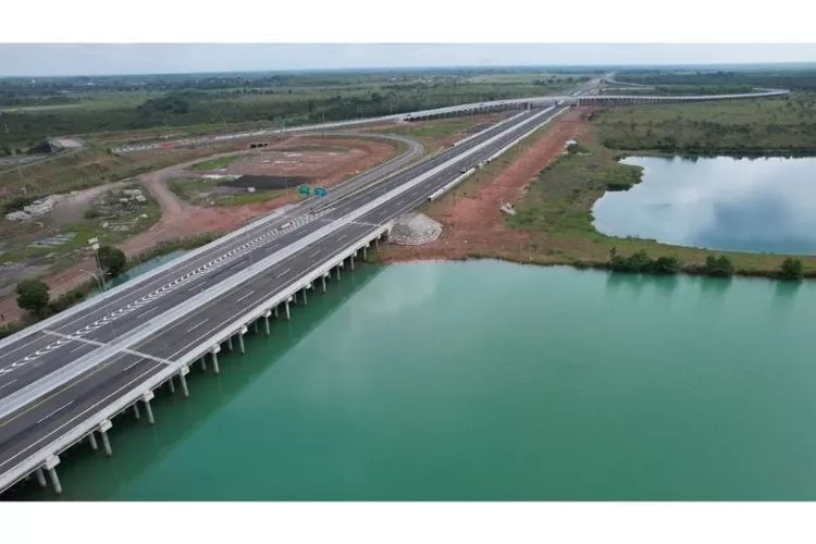 Ilustrasi Jalan Tol Lima Puluh-Kisaran di Provinsi Sumatera Utara ini direncanakan akan dioperasikan secara penuh di tahun 2024 ini. Tarif Rp1 ribu akan diberlakukan untuk setiap kilometernya. tol ini merupakan rangkaian Jalan Tol Trans Sumatera (JTTS). (Dok: HKI)