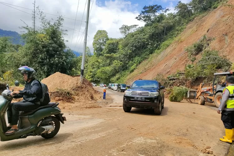 Jalan Alternatif Padang-Bukittinggi via Malalak Kabupaten Agam Sudah Bisa Dilewati (Humas Pemkab Agam )