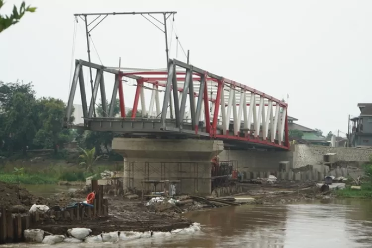 Pembangunan Jembatan Jongbiru Kediri (prokopim.kedirikab.go.id)
