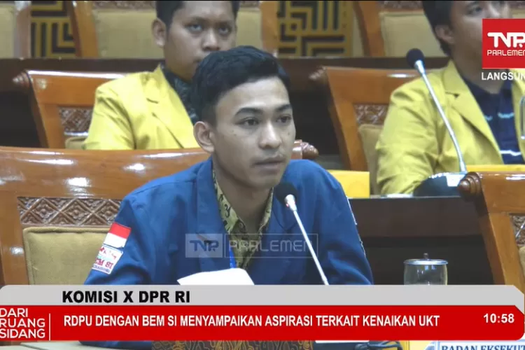 Perwakilan BEM SI menyampaikan pendapat saat rapat di DPR (TVR Parlemen)