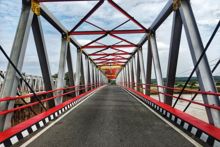 Bridge colour, Jateng (Freepik)