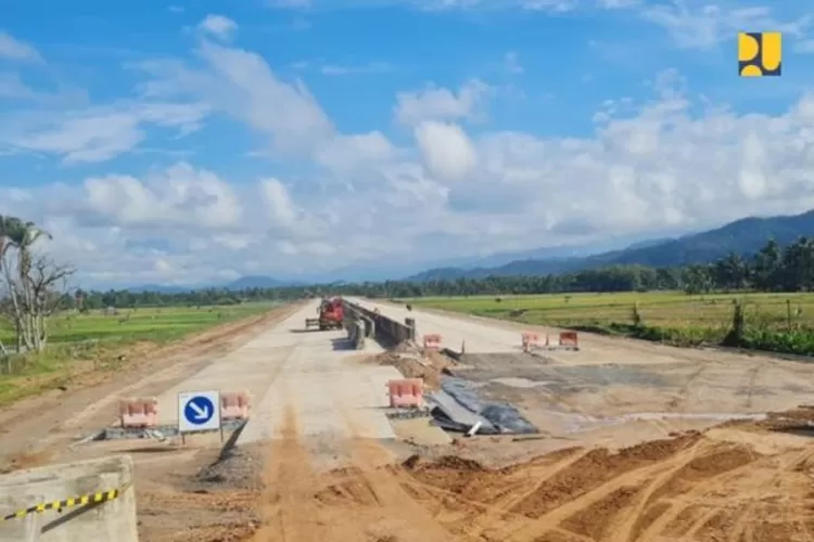 Pembangunan Jalan Tol Trans Sumatera (JTTS) di Sumatera Barat, Jalan Tol-Padang-Sicincin semakin mendekati akhir pembangunan di tahun 2024 ini. Perjalanan dari Padang ke Bukittinggi akan semakin lebih cepat. (Dok: PUPR)