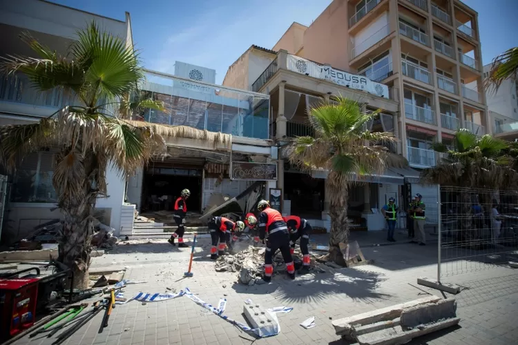 Restoran Dua Lantai di Spanyol Ambruk, 4 Orang Tewas dan Belasan Alami Luka-Luka (Twitter @zetacompa)
