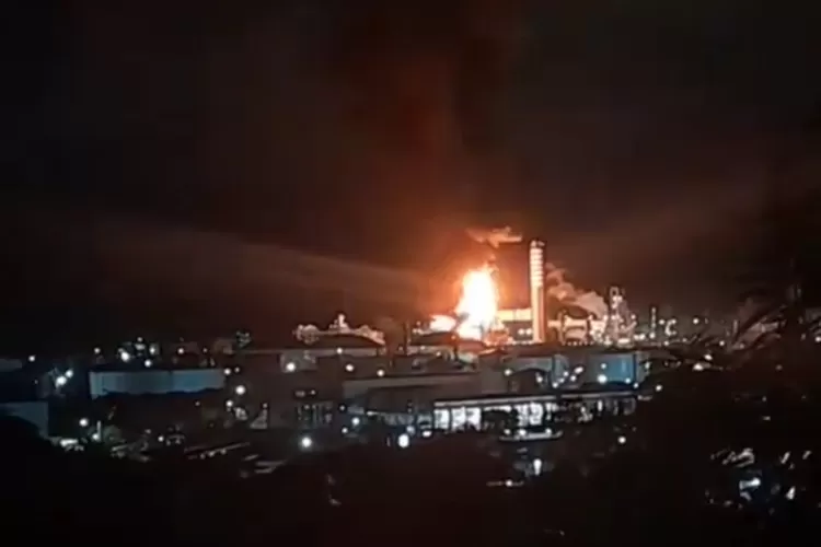 Terjadi kebakaran di kilang minyak Pertamina di Balikpapan