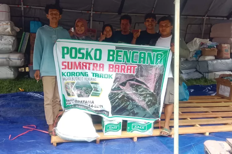 Pemuda Korong Tarok Kayu Tanam Sumbangkan Bantuan bagi Korban Banjir Bandang Lahar Dingin di Kabupaten Agam (Humas Pemkab Agam )