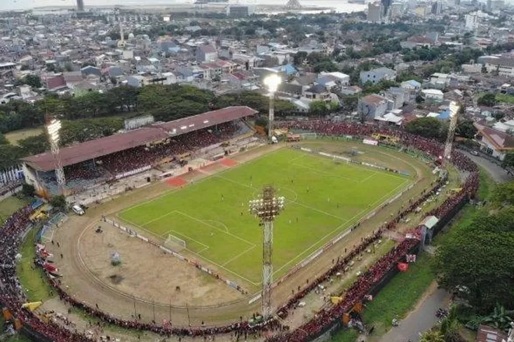 Tampak Stadion Mattoangin di Sulawesi Selatan saat sebelum diratakan dengan tanah. Hingga saat ini, renovasinya masih belum menemui kejelasan. (Dok: Diaspora Sulawesi Selatan)