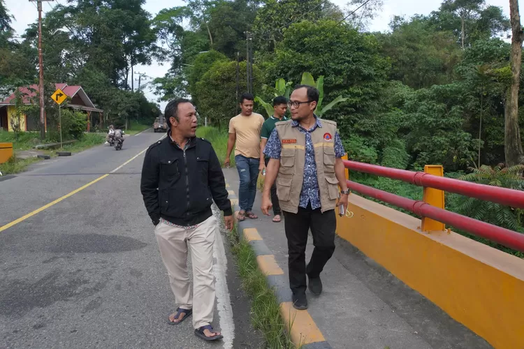 Plh Wako Padang Panjang Berharap Pembangunan Jembatan di SMAN 1 Sumbar Disegerakan (Kominfo Padang Panjang)