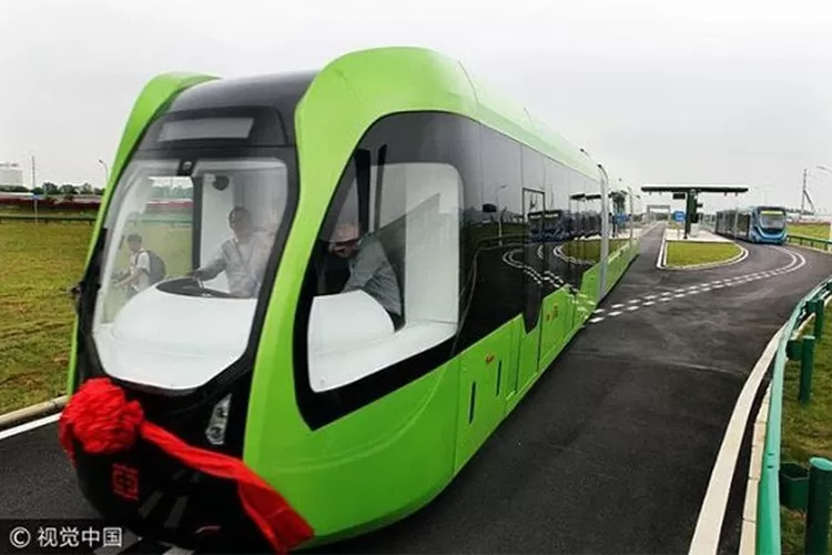 Kementerian Perhubungan mempersiapkan implementasi proyek autonomous rail transit (ART) alias kereta tanpa rel di Ibu Kota Nusantara (IKN), Kalimantan Timur. Uji coba kendaraan pintar ini ditargetkan Agustus 2024.