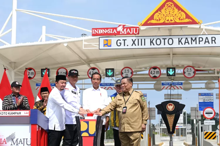 Riau Jadi Anak Emas Jokowi! Tak Cukup dengan Peresmian Jalan Tol Bangkinang Koto Kampar, Juga Dapat Inpres Jalan Daerah Rp369 Miliar (setneg.go.id)