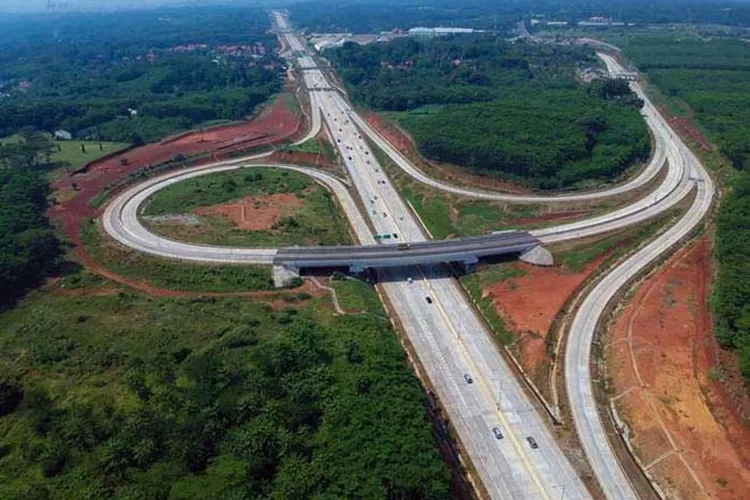 Jalan Tol Yogyakarta - Bawen sepanjang 76,30 Km yang merupakan bagian dari Proyek Strategis Nasional (PSN). Kehadiran Jalan Tol Yogyakarta-Bawen yang terhubung dengan Tol Trans Jawa ruas Semarang - Solo