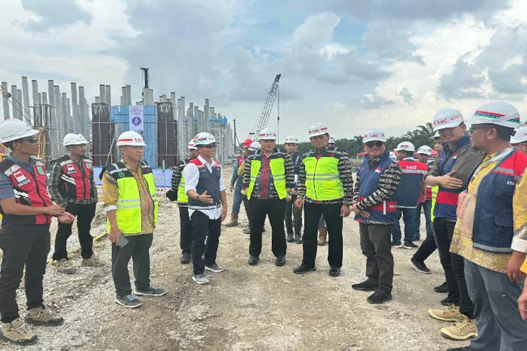 Hanya dalam Waktu 1 Bulan Progres Konstruksi Jalan Tol Padang &ndash; Sicincin Berhasil Naik Persentasenya Jadi Segini: Sumbar Siap Punya Tol 2024?&nbsp; (hkinfrastruktur.com)