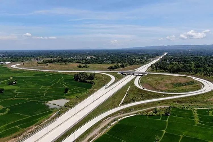  Jalan Tol Aceh&ndash;Binjai adalah jalan tol bagian dari Jalan Tol Trans Sumatra yang menghubungkan Provinsi Aceh dengan Provinsi Sumatera Utara untuk menyukseskan pegelaran akbar PON XXI 2024.