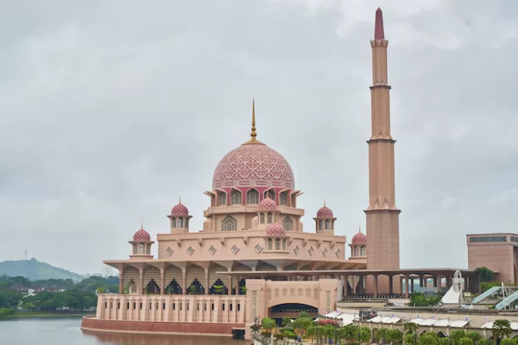 Proyek Masjid Agung Pulau Sumatera  (Freepik)