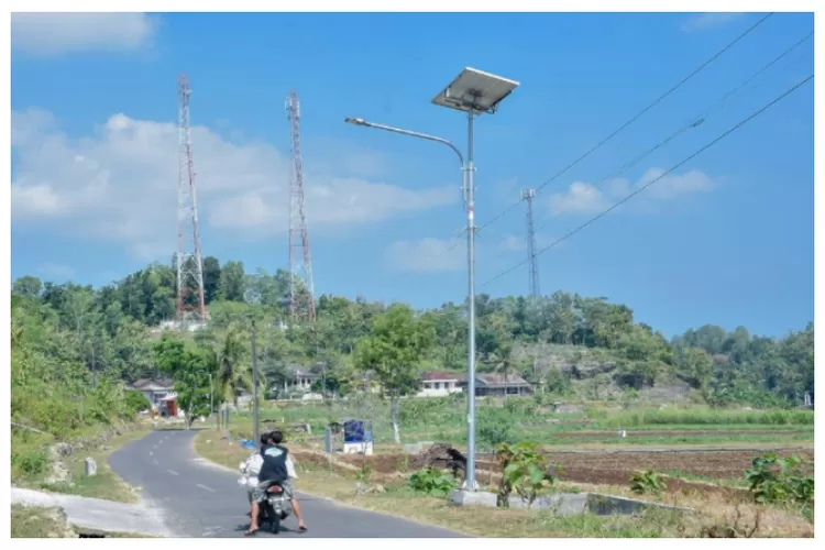Penerangan Jalan Umum Tenaga Surya (PJUTS) di wilayah Kabupaten Gunung Kidul sebanyak 231 unit.