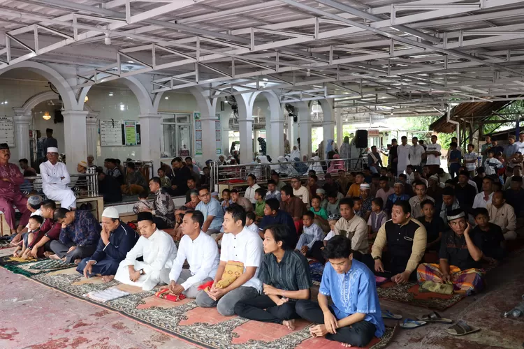 Pemerintah Kota Pariaman Laksanakan Salat Idul Adha 1445 H di Masjid Nurul Hidayah Kelurahan Kampung Pondok (Kominfo Kota Pariaman)