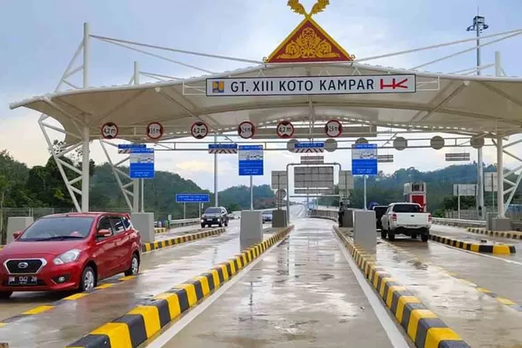 10.631 Kendaraan Hantam Jalur Pekanbaru-XIII Koto Kampar (m.goriau.com)