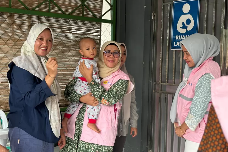 Kunjungi Daycare, Srikandi PLN Sumbar Peduli Anak (Humas PLN )