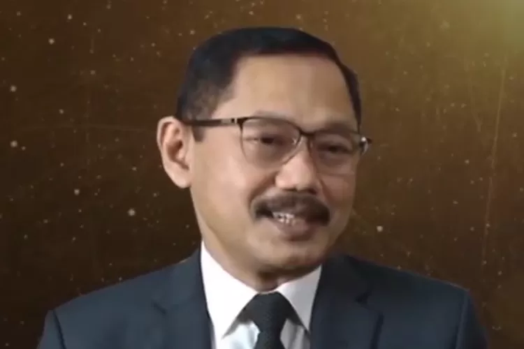 Budi Santoso, Dekan Fakultas Kedokteran Universitas Airlangga yang baru-baru ini diberhentikan (YouTube POGI Cabang Surabaya)