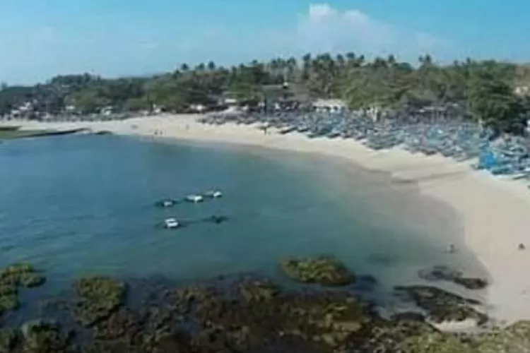 Pesisir Pantai Rancabuaya Garut (Foto: Instagram)