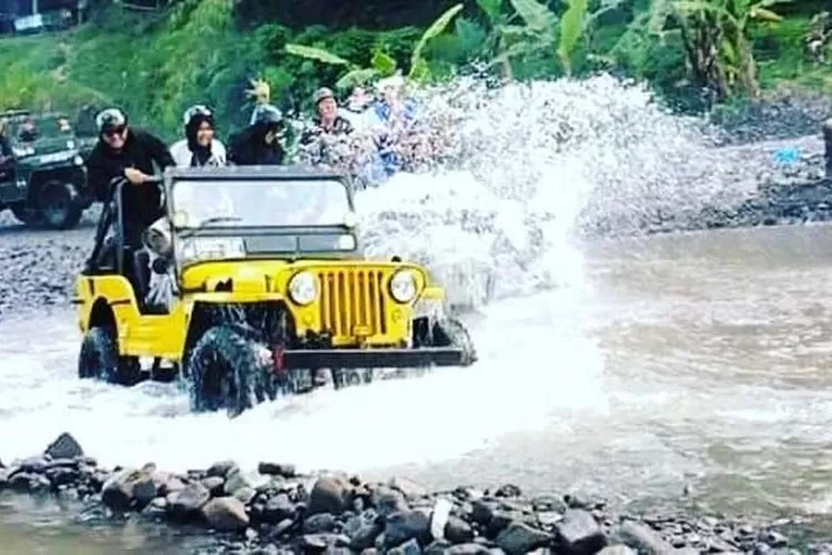 Serunya Petualangan wisata Tour Lava Gunung Merapi Yogyakarta dengan  Adventure Jeep Land Cruiser - Gora Juara