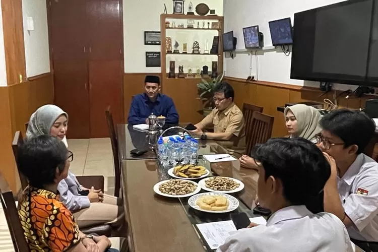 Rapat Pembentukan Galeri Investasi Edukasi SMAN 15 Bandung (GoraJuara.com/dok aksi)
