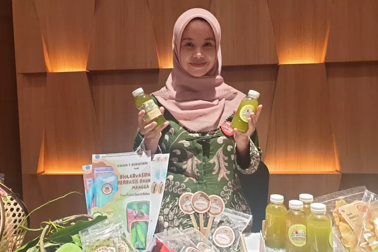 Resa Andriani, S.Pd. Guru Super Kreatif dari SMAN 1 Sukatani Bekasi (GoraJuara.com/dok AKSI)
