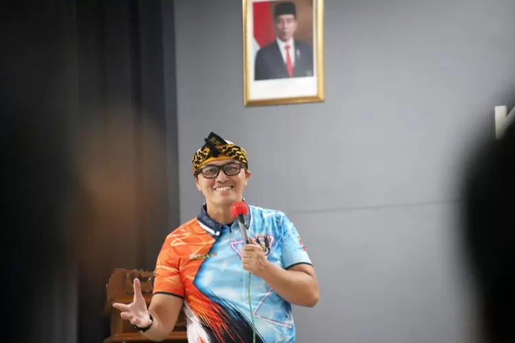Wakil Ketua III DPRD Kota Bandung, Dr. H. Edwin Sanjaya, S.E,.   M.M., menjadi narasumber dalam kegiatan Pembinaan Karang Taruna (Gorajuara.com/Humpro DPRD Kota Bandung)