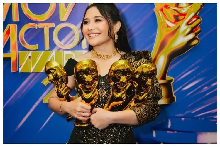 4 tips sukses amalan jalur langit Prilly Latuconsina, dijamin, rezekinya tak pernah seret. (Gorajuara/ Instagram/ @prillylatuconsina96)