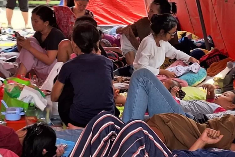 Masyarakat Sumedang mengungsi akibat gempa bumi (Foto: Gorajuara/ Instagram/ @sinergifoundation)