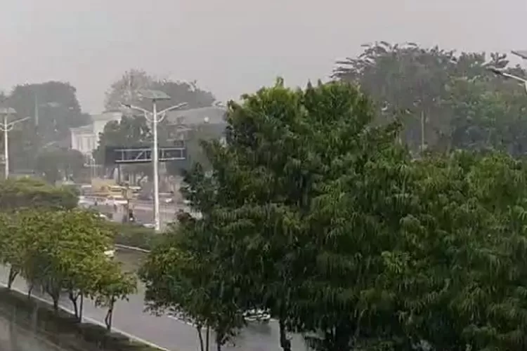 Sejumlah wilayah DKI Jakarta terpantau hujan ringan (Foto: Gorajuara/ Instagram/ @b.santoso85)