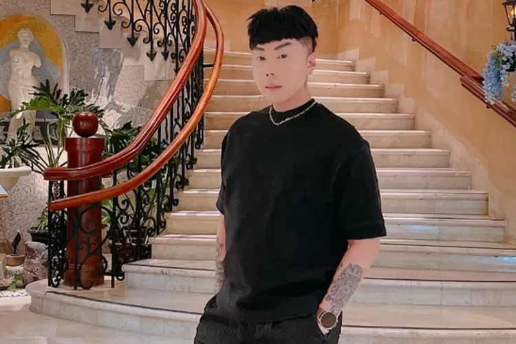 Selain ramalan tabrakan KA Turangga dan Commuter Line Bandung Raya, Roy Kiyoshi juga bahas hal-hal lain di tahun 2024 ini (foto : Instagram.com/@roykiyoshi)