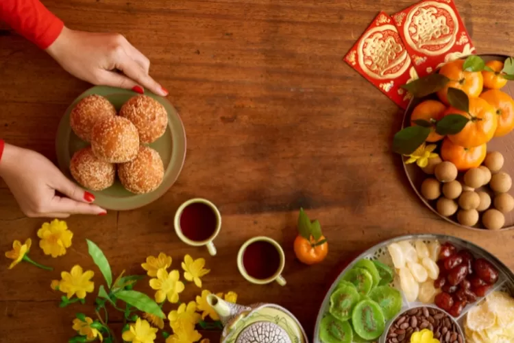 Saat Imlek ada beberapa makanan yang dipercaya dapat mendatangkan keberuntungan,rezeki, dan kebahagian loh. (Gorajuara/ Website/ freepik.com)