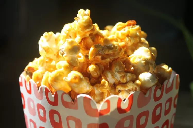 Caramel popcorn biasanya ada di bioskop (Foto: Gorajuara/ Pixabay/ inialbert)