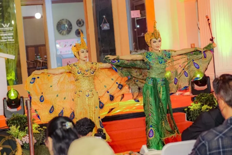 Kuliner Wastukencana Resto &amp; Caf&eacute;. (Gorajuara/ kemenparekraf.go.id)