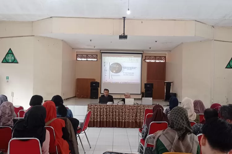 Komunitas Merdeka Belajar SMAN 15 Bandung Melakukan Workshop Rutin Untuk Meningkatkan Kemampuan Mengajar (GoraJuara.com/dok AKSI)