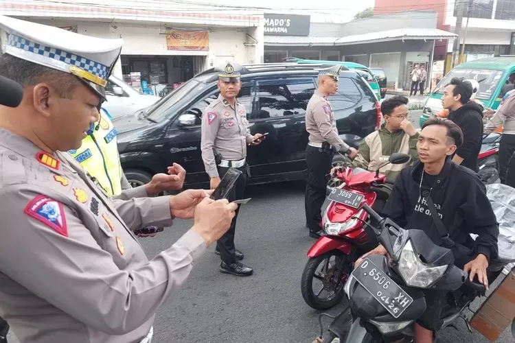 Ilustrasi; Operasi Keselamatan Lodaya 2024, Polisi Jabar sasar pelanggaran lalu lintas. (Humas Polri / GoraJuara.com)