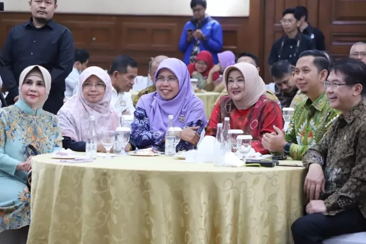Pimpinan dan Anggota Fraksi DPRD Kota Bandung menghadiri konsultasi publik rancangan awal Rencana Kerja Pemerintah Daerah (RKPD) Kota Bandung Tahun 2025, di Horison Ultima Hotel, Bandung, Selasa (27/2/2024).  (Humas DPRD Kota Bandung)